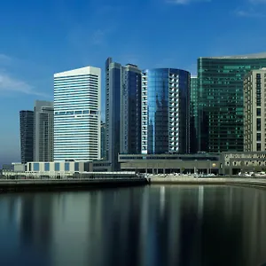 Radisson Blu Hotel, Waterfront דובאי